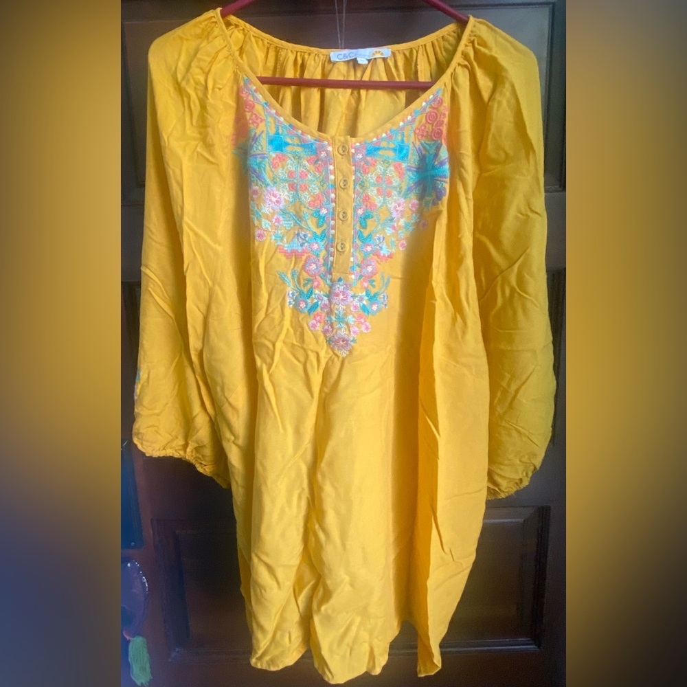 NWOT C & C California plus tunic top